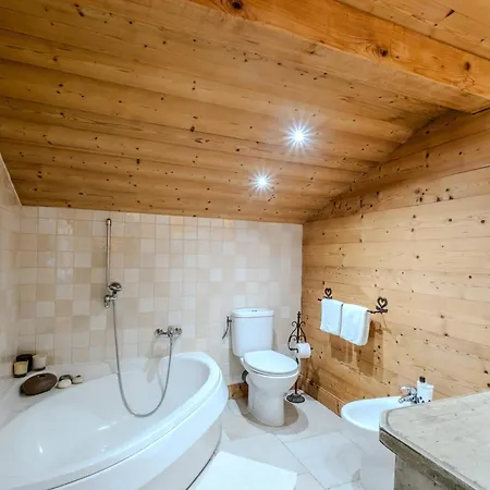 Vakantiehuis Le Lochet - Calme Et Chaleureux Pour 8